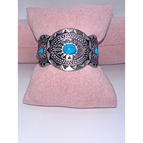 The Unbranded Brand Jewelry - Bracelet Cuff Silvertone With Imitation Turquoise Small Boho Western
